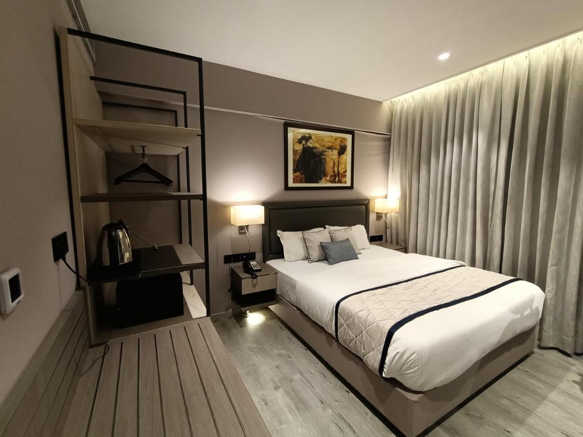 Hotel Highway Inn Andheri East Mumbai Eksteriør bilde