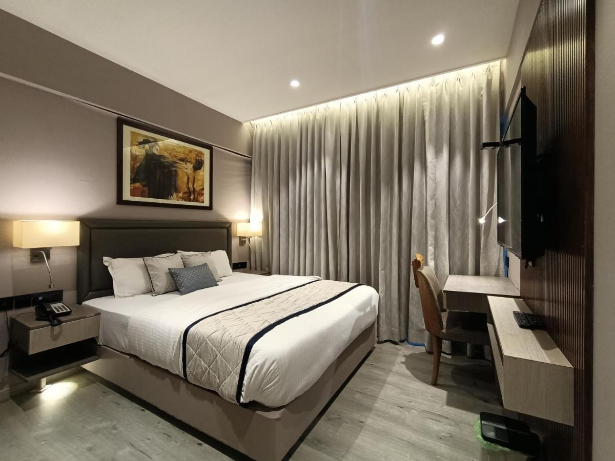 Hotel Highway Inn Andheri East Mumbai Eksteriør bilde