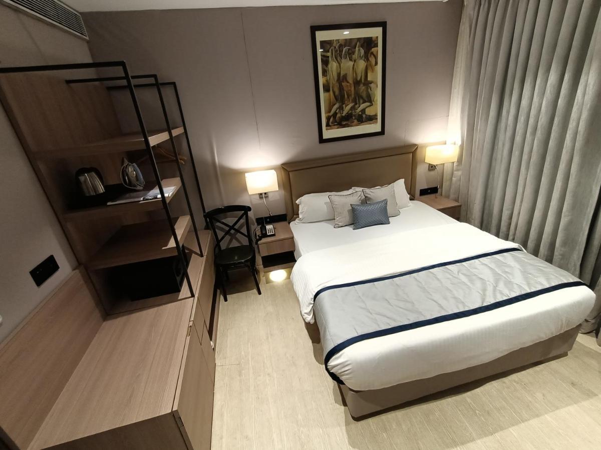 Hotel Highway Inn Andheri East Mumbai Eksteriør bilde