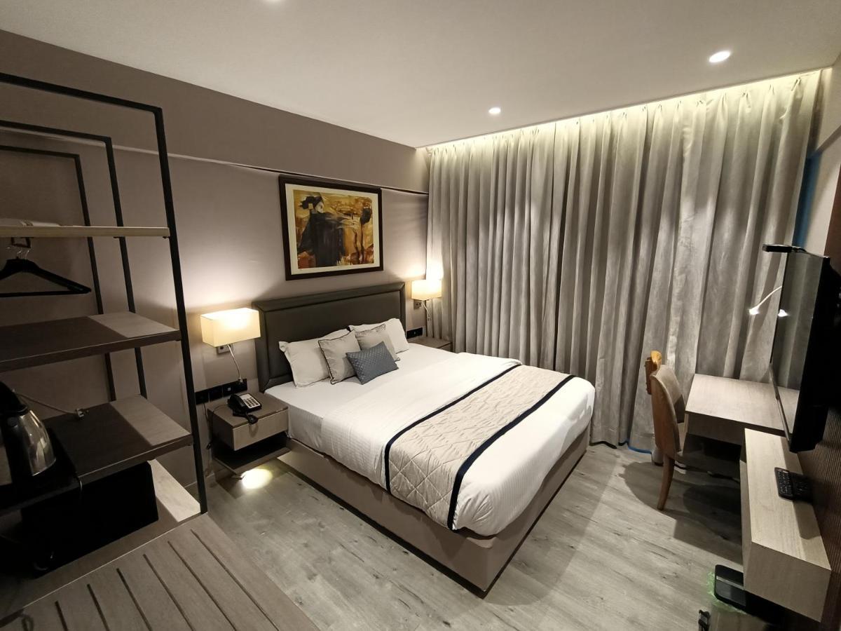 Hotel Highway Inn Andheri East Mumbai Eksteriør bilde