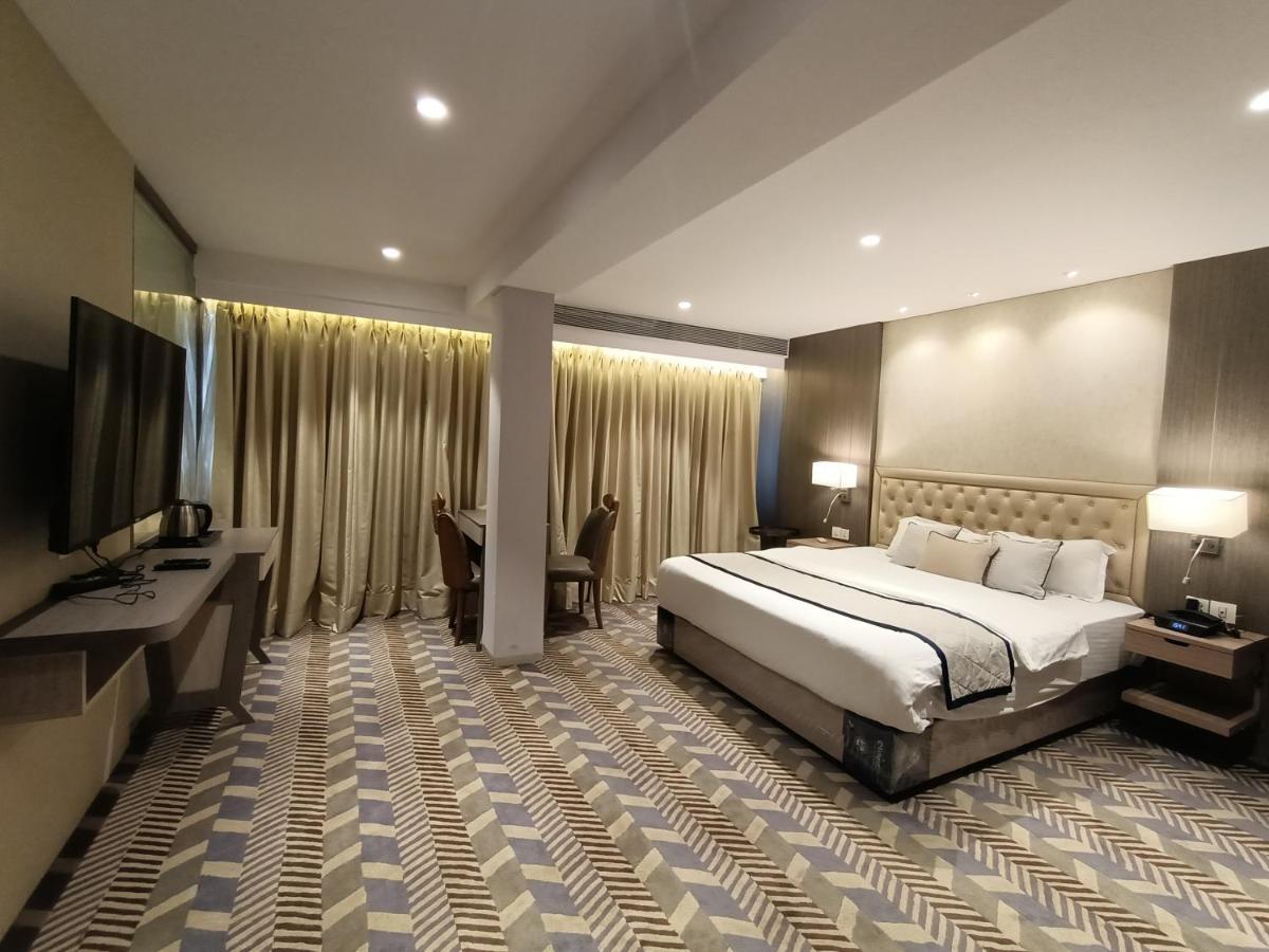 Hotel Highway Inn Andheri East Mumbai Eksteriør bilde